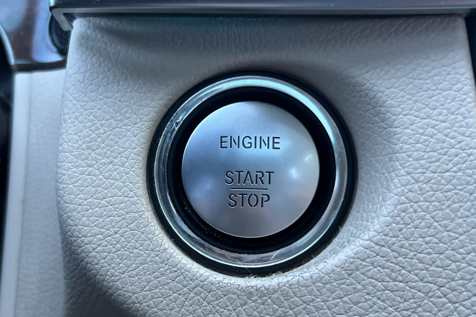 Thumbnail: 2014 Mercedes-Benz E-Class - 25