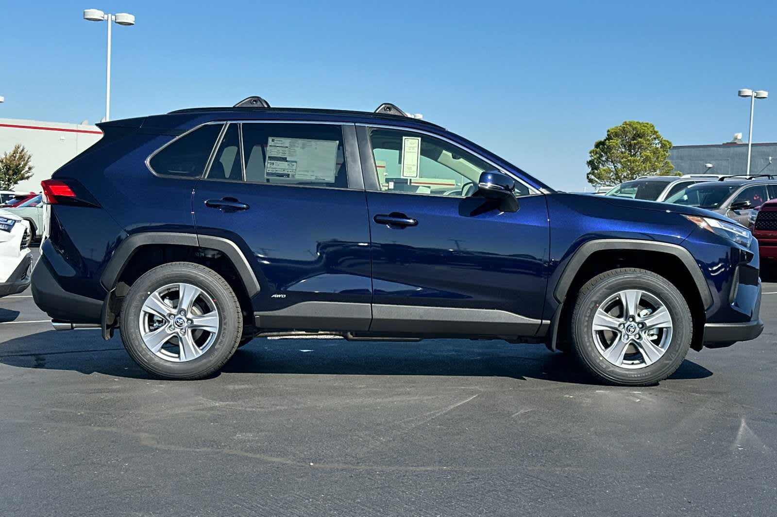 Thumbnail: 2025 Toyota RAV4 - 7