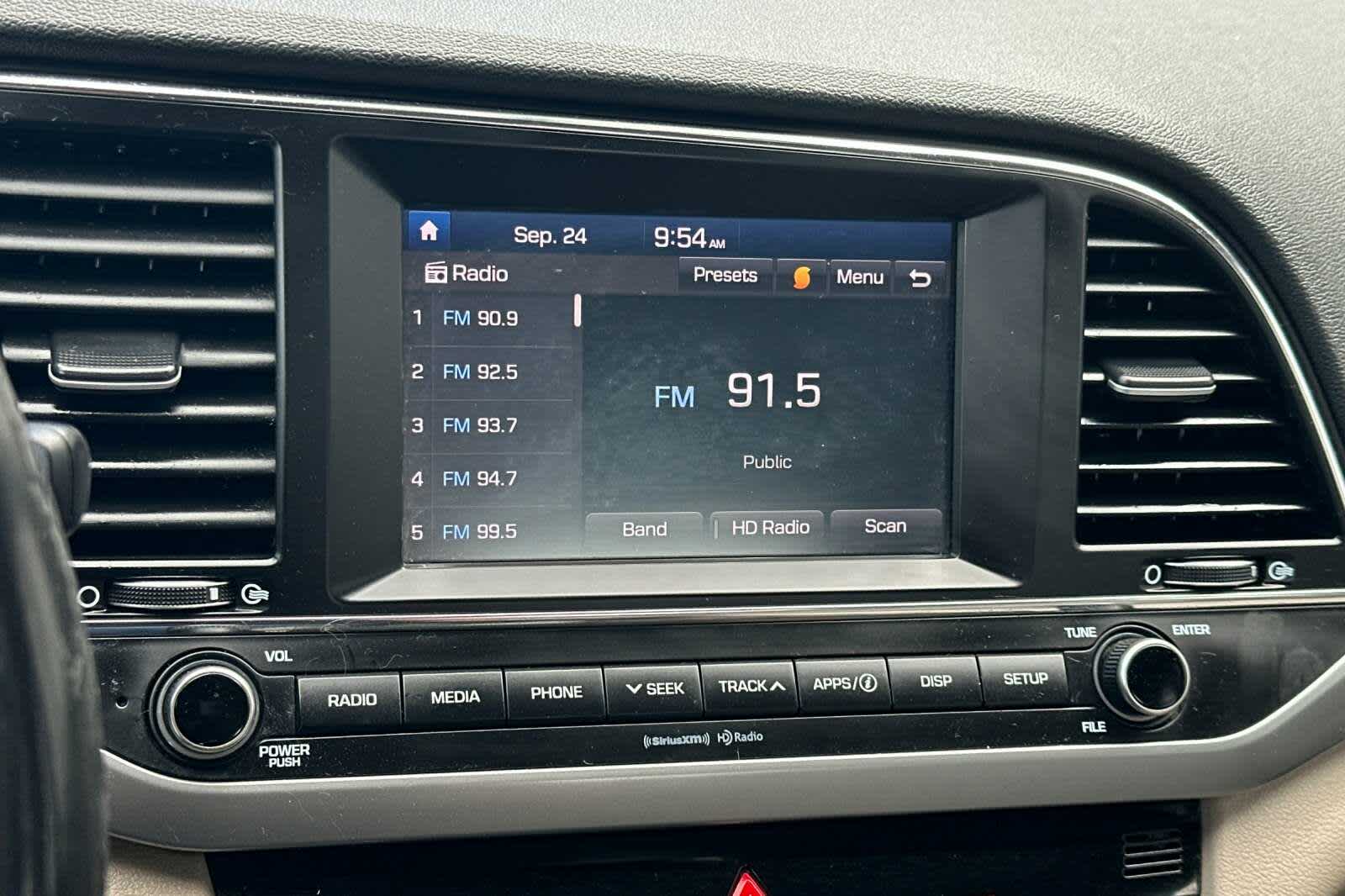 Thumbnail: 2018 Hyundai Elantra - 19