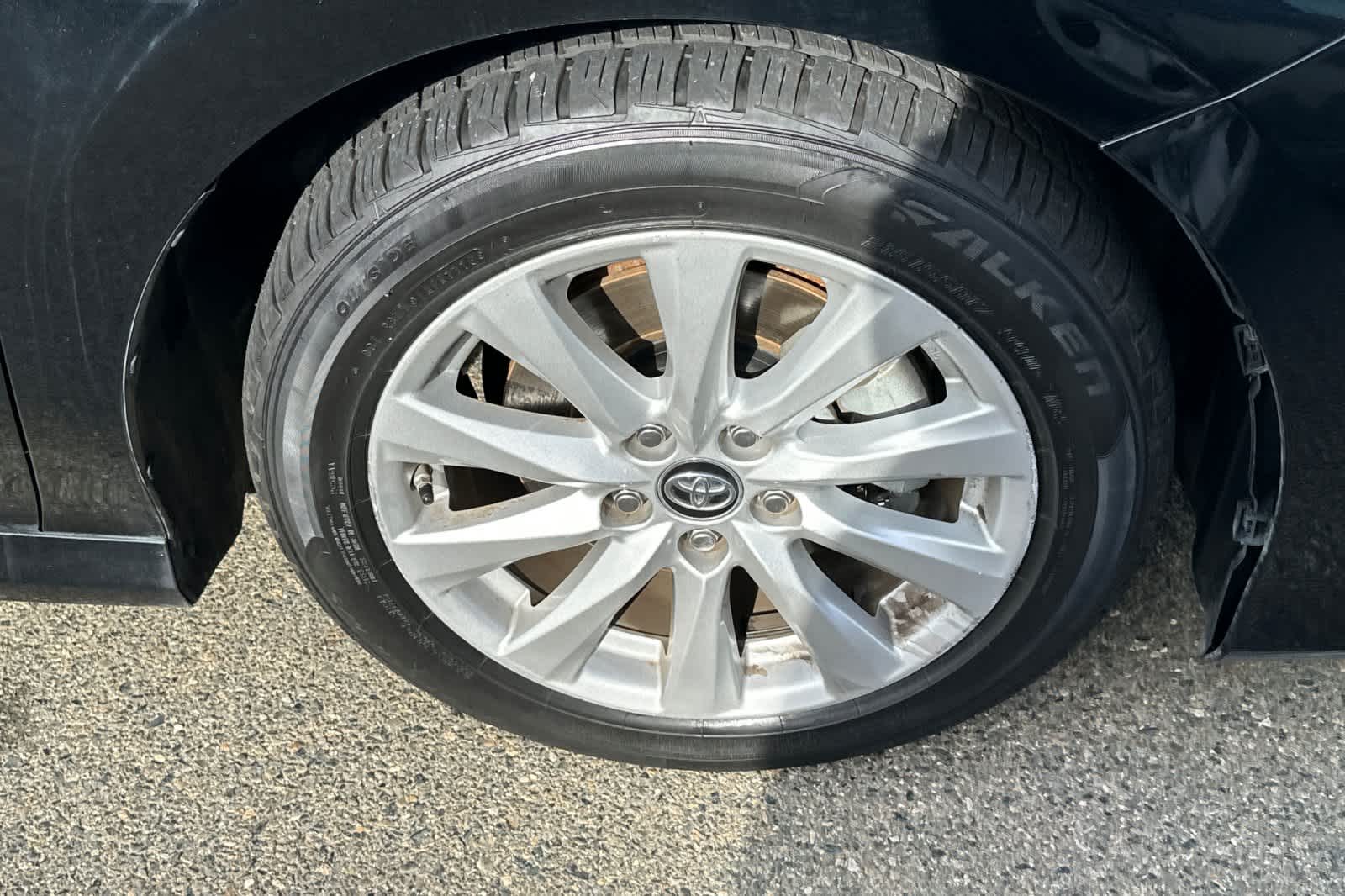 Thumbnail: 2019 Toyota Camry - 11