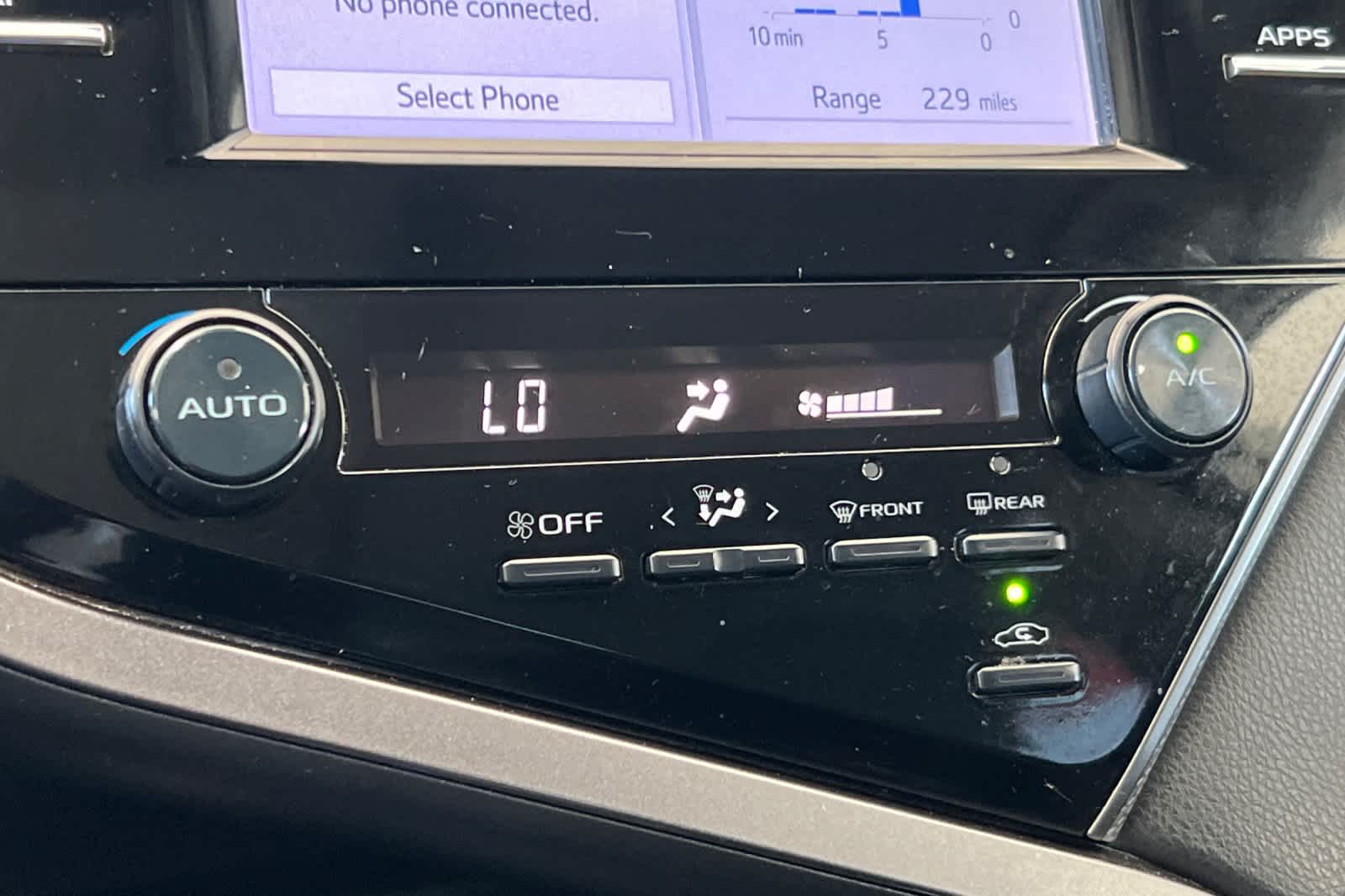 Thumbnail: 2019 Toyota Camry - 20