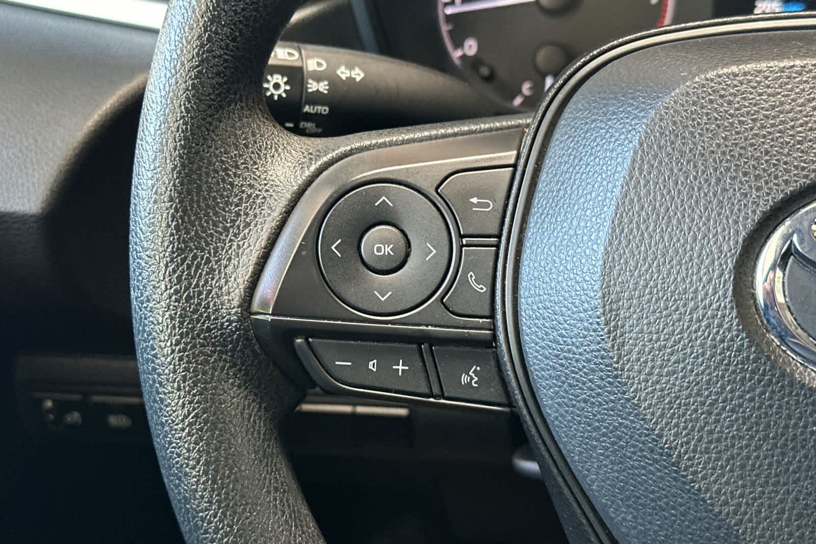 Thumbnail: 2023 Toyota Corolla - 24