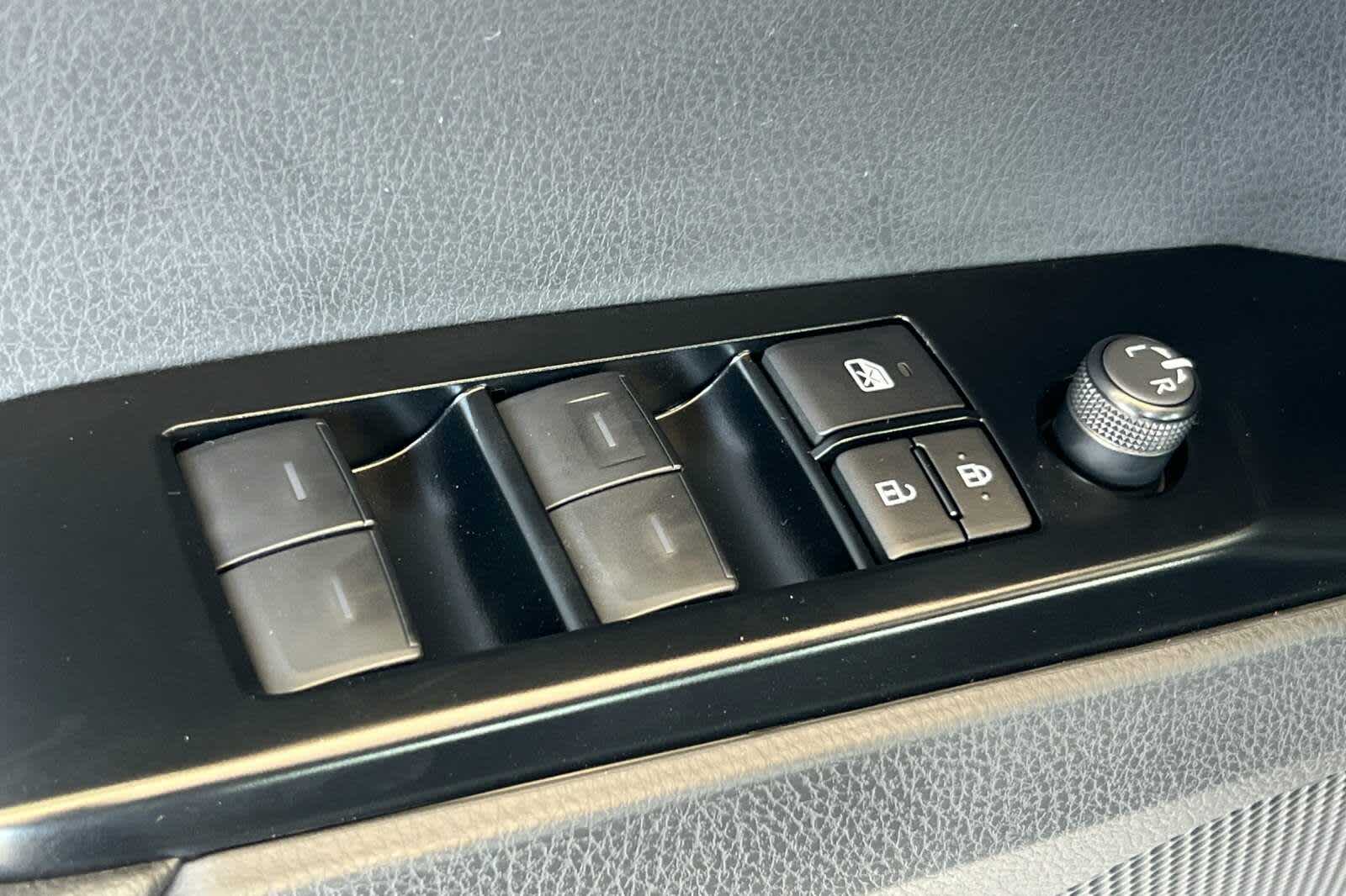2025 Toyota Camry XLE 13