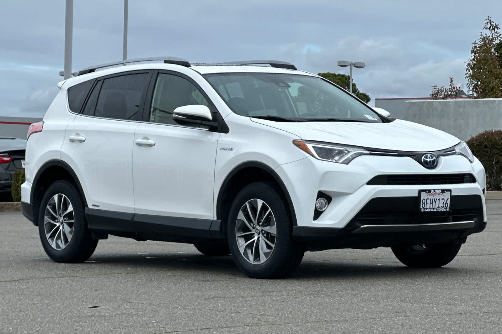 Thumbnail: 2018 Toyota RAV4 - 5