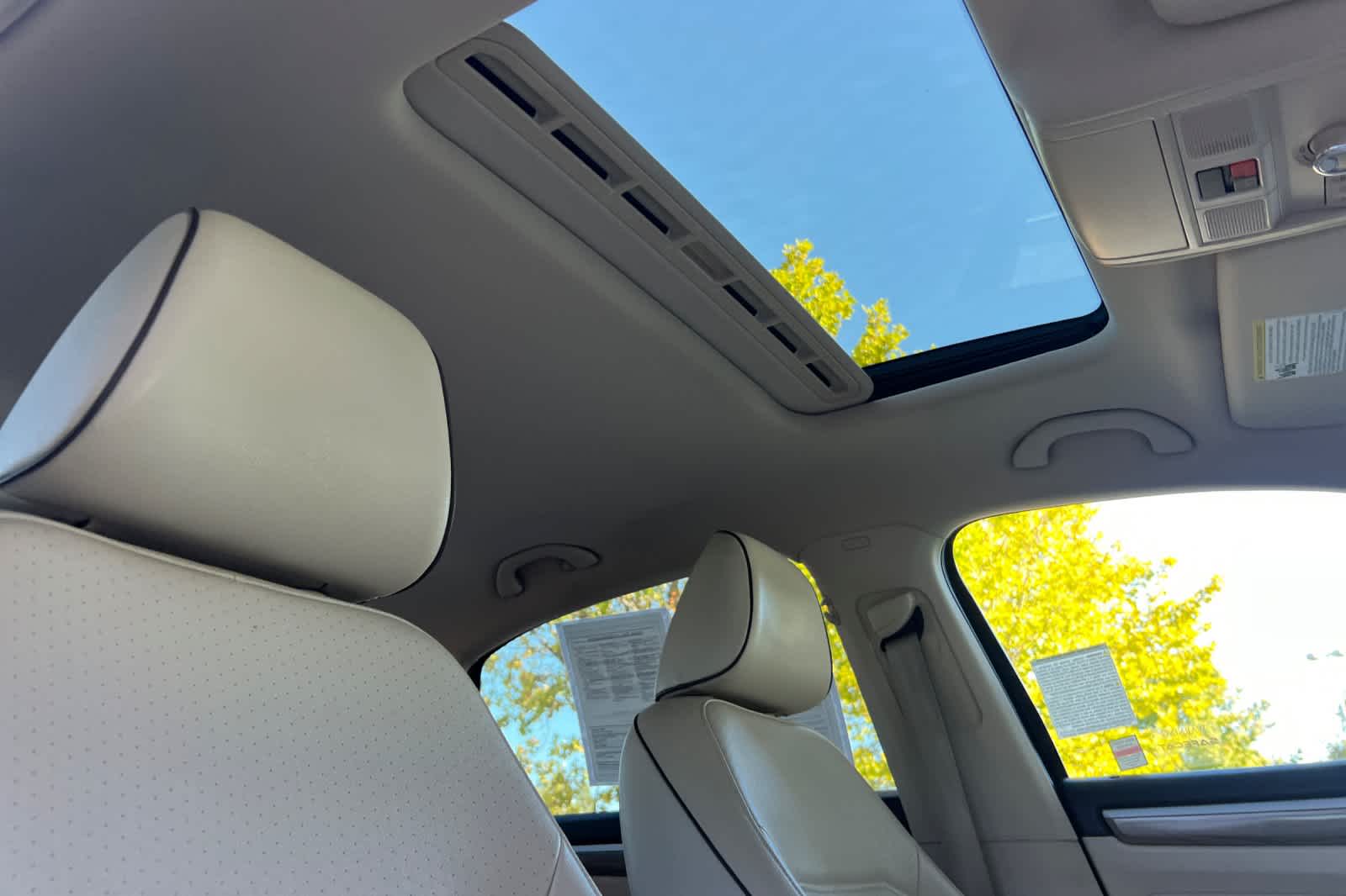 Thumbnail: 2018 Volkswagen Passat - 17