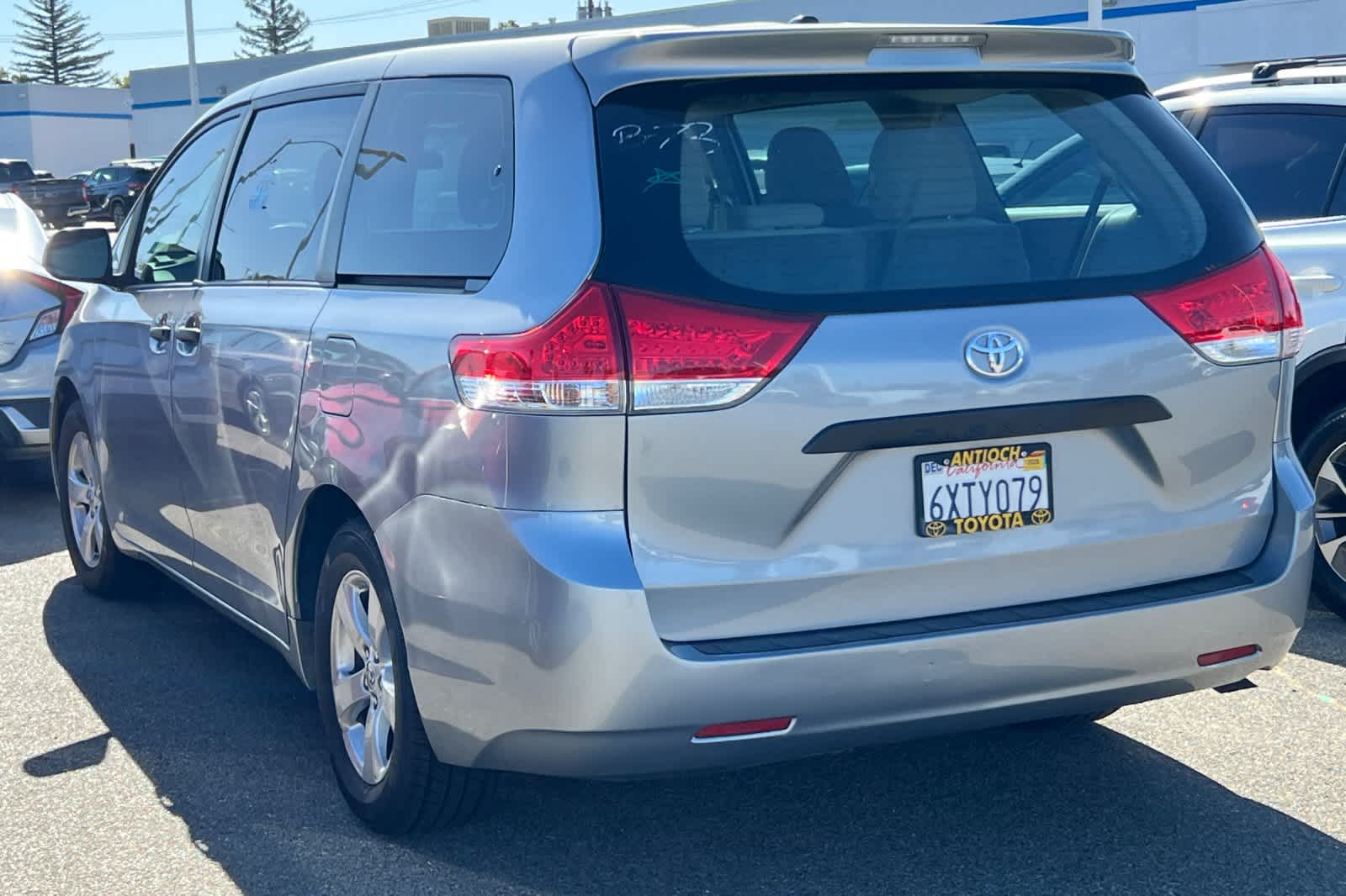 Thumbnail: 2013 Toyota Sienna - 4