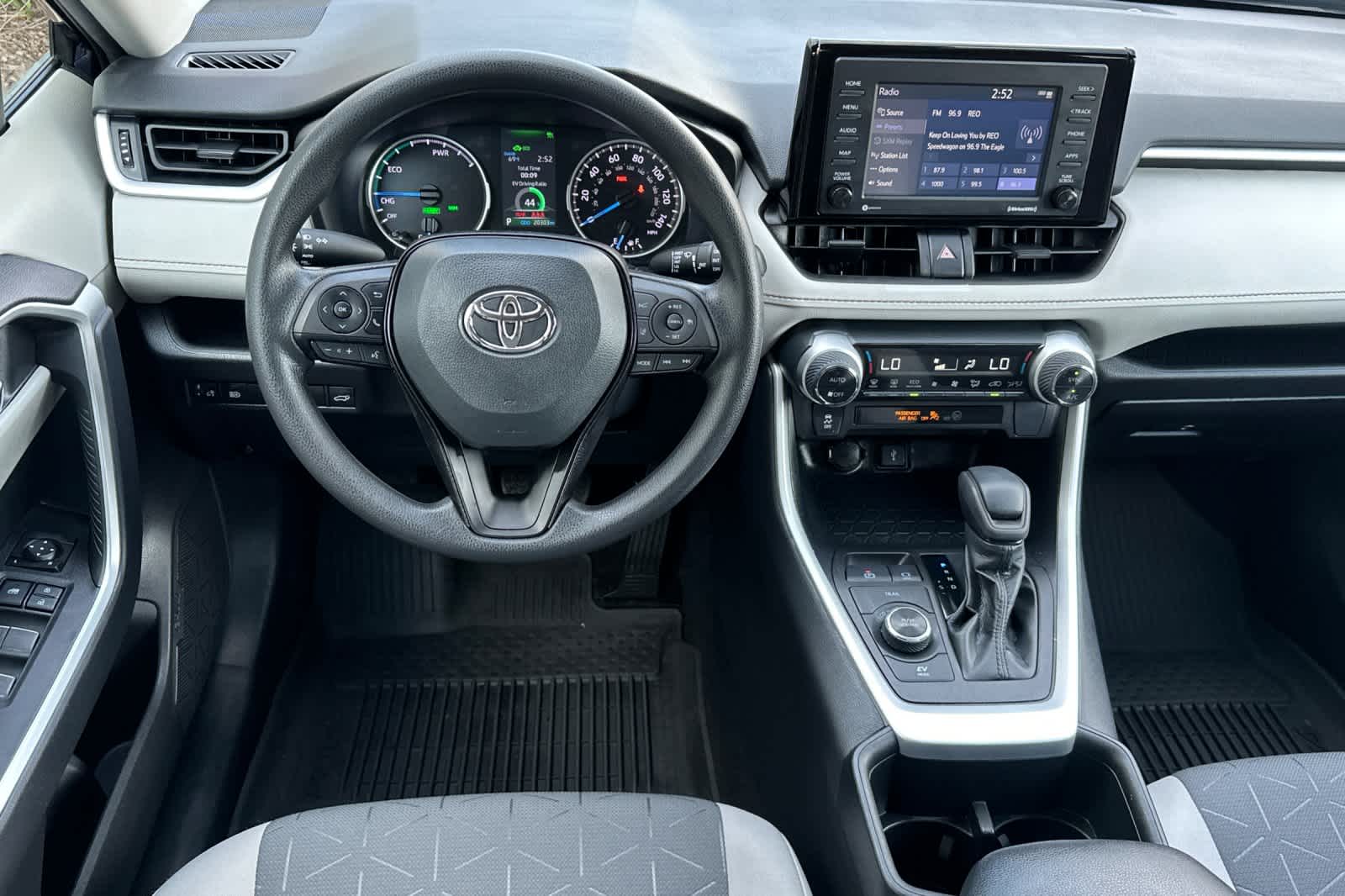 Thumbnail: 2022 Toyota RAV4 - 15