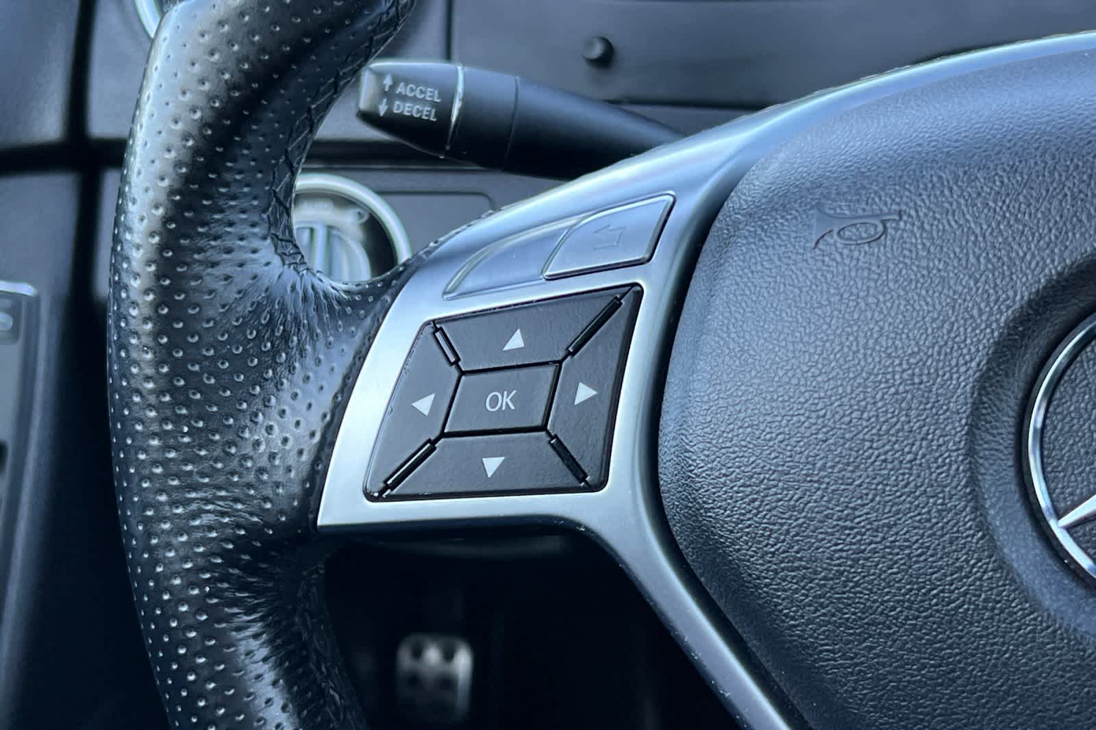 Thumbnail: 2012 Mercedes-Benz C-Class - 26