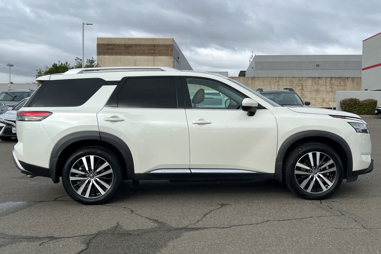 Thumbnail: 2023 Nissan Pathfinder - 6