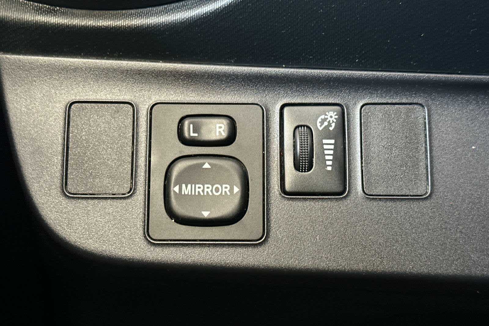 Thumbnail: 2012 Toyota Prius c - 29