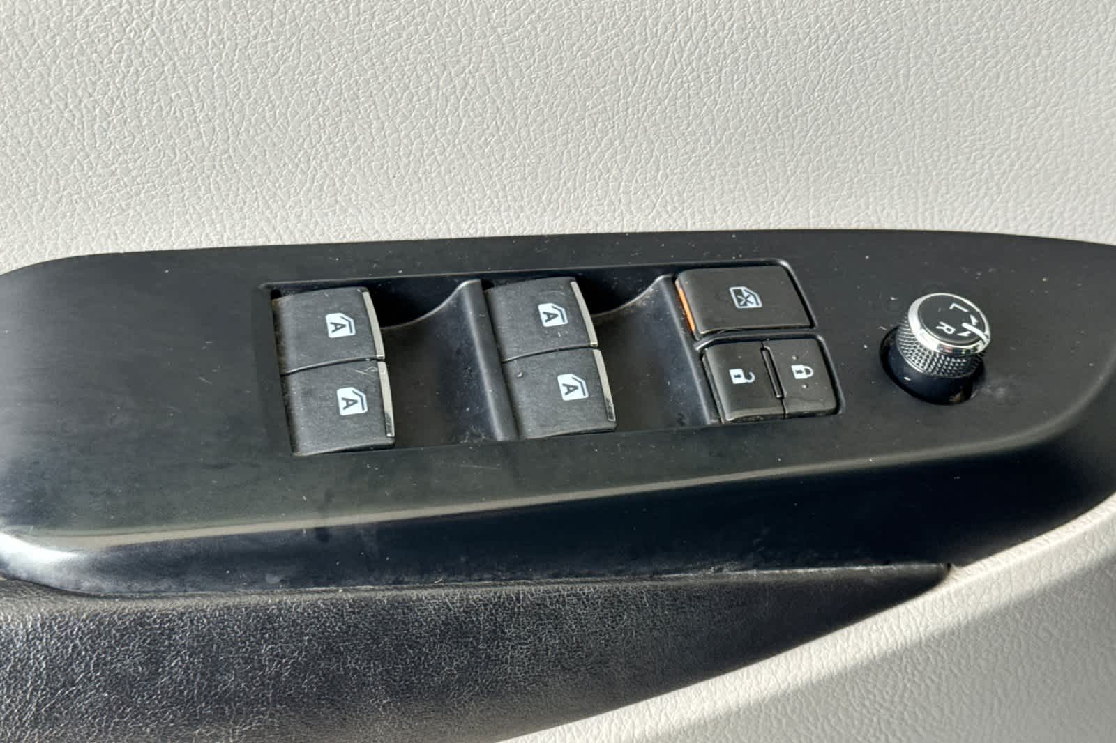 Thumbnail: 2018 Toyota Highlander - 13