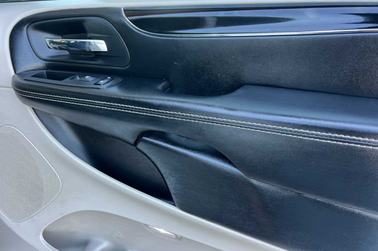 Thumbnail: 2019 Dodge Grand Caravan - 20