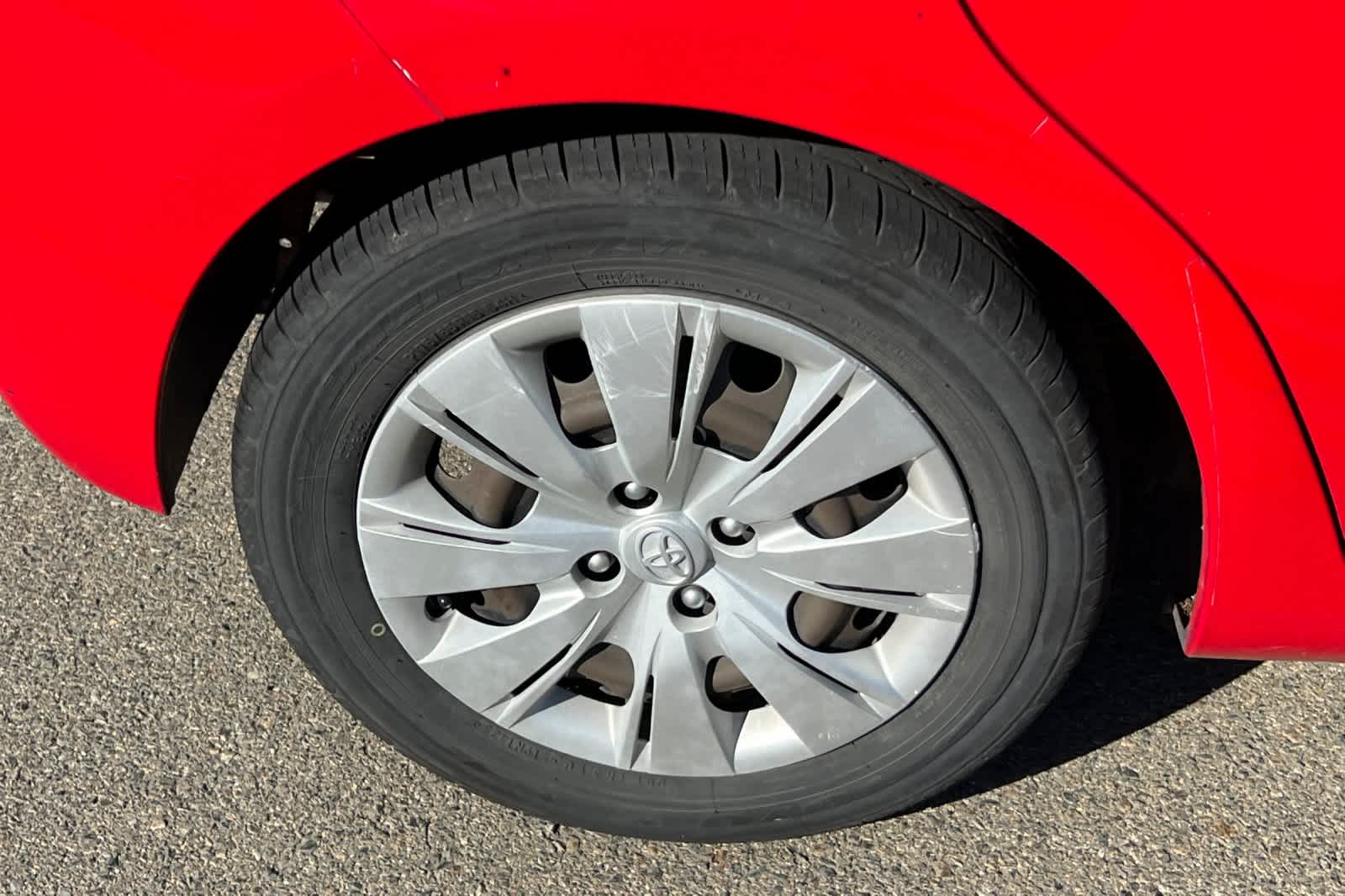 Thumbnail: 2014 Toyota Yaris - 13