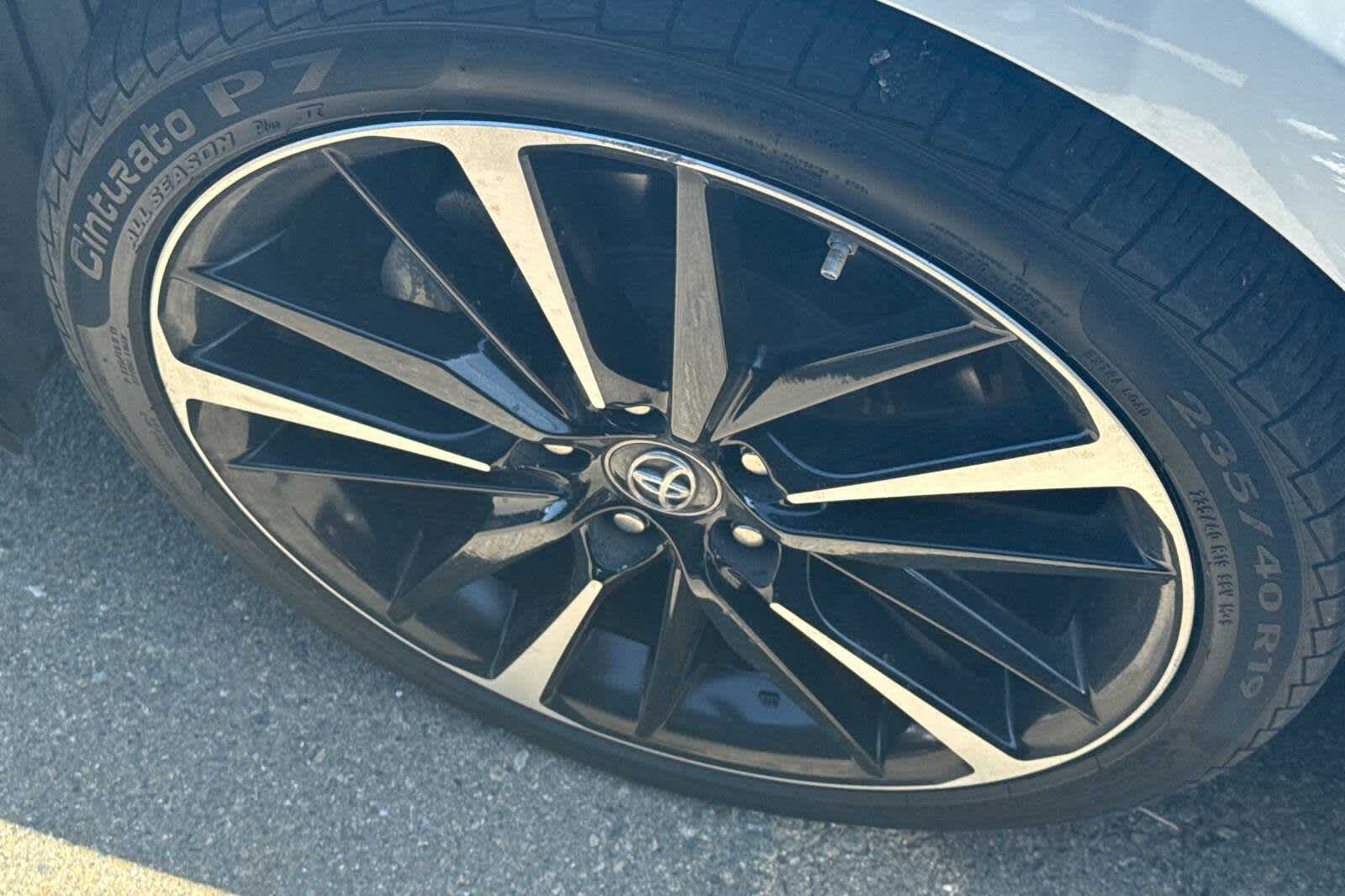 2018 Toyota Camry XSE 22