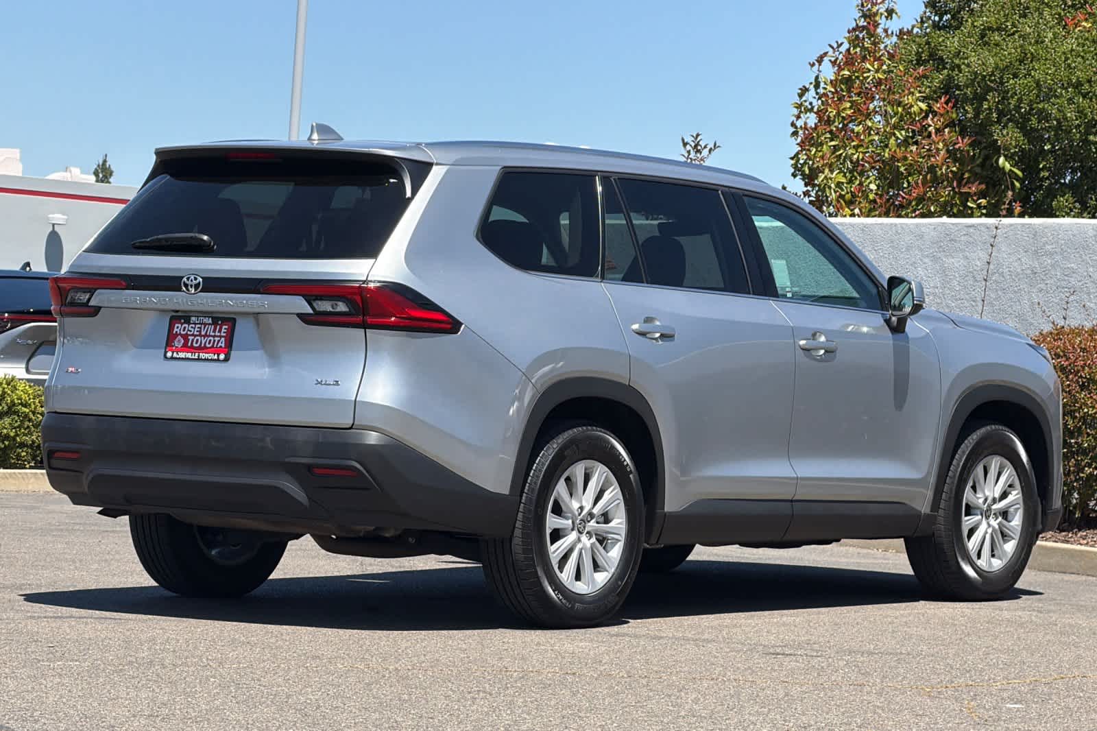 Thumbnail: 2024 Toyota Grand Highlander - 2