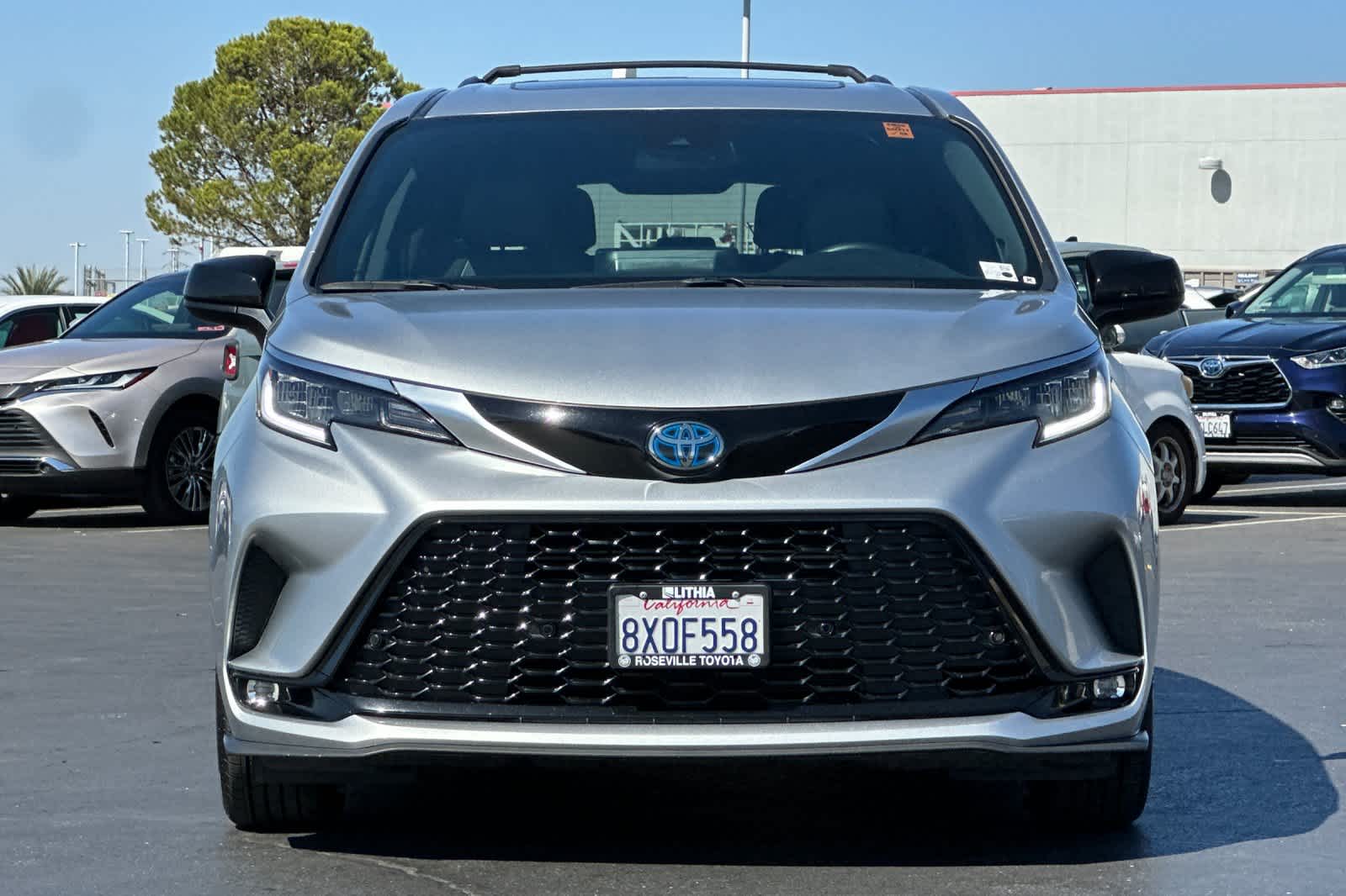 Thumbnail: 2021 Toyota Sienna - 10