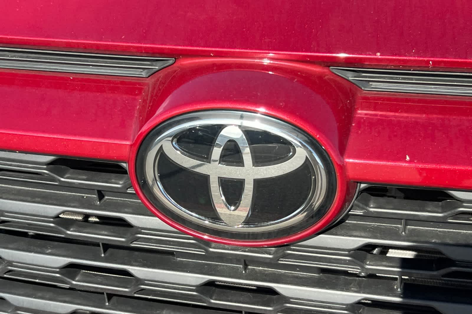 Thumbnail: 2022 Toyota RAV4 - 13