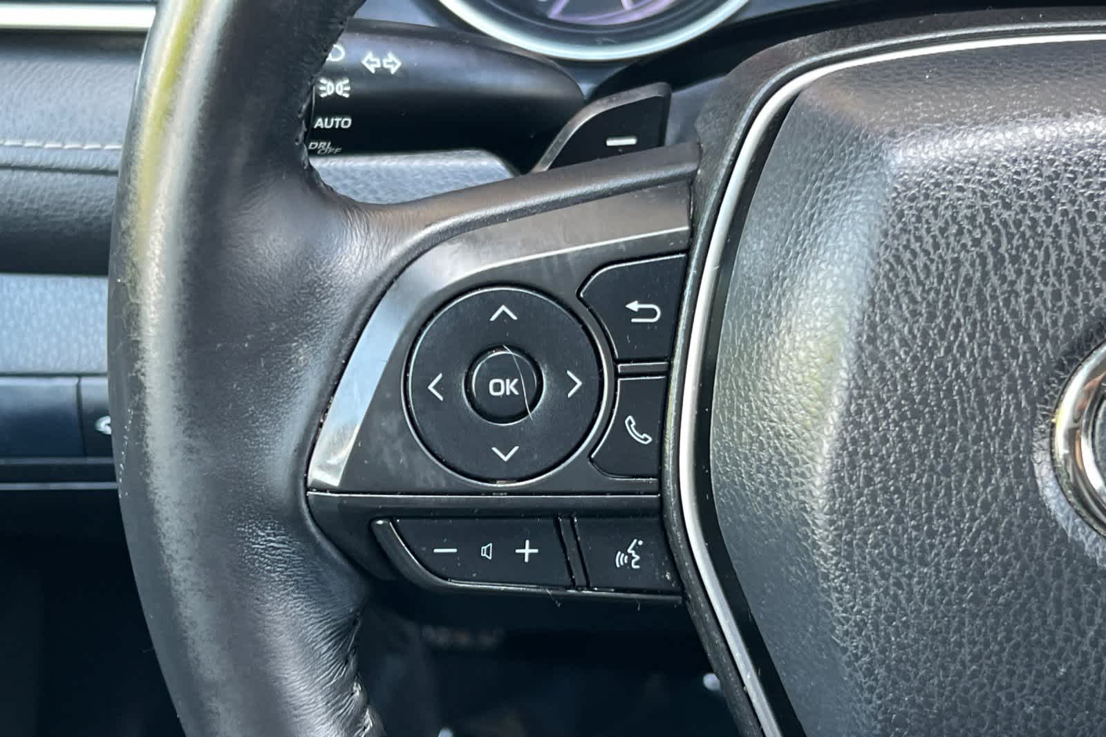 Thumbnail: 2018 Toyota Camry - 23