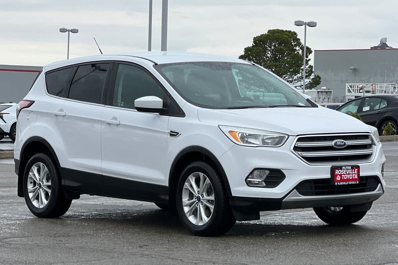 Thumbnail: 2017 Ford Escape - 4
