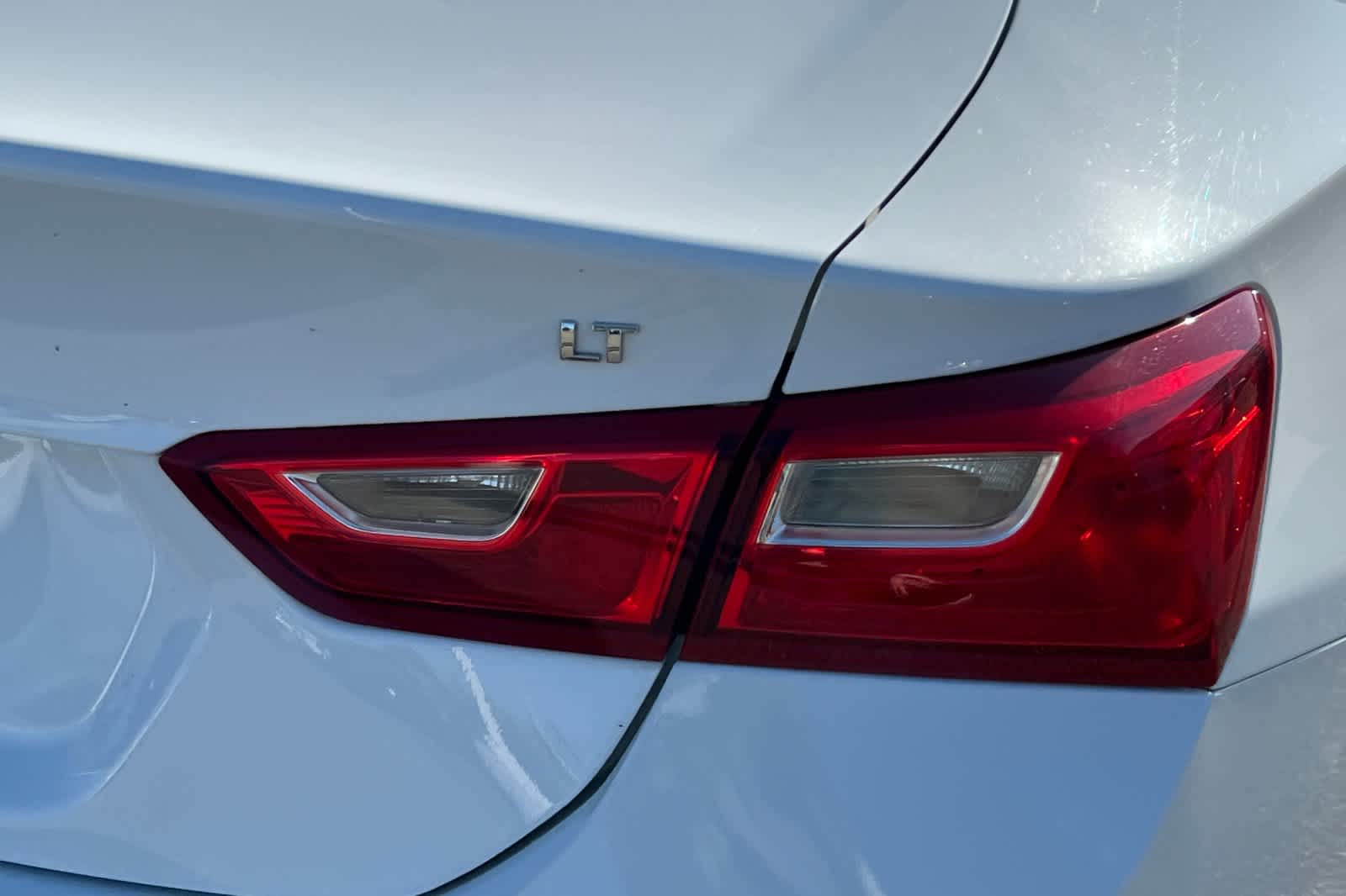 Thumbnail: 2023 Chevrolet Malibu - 17