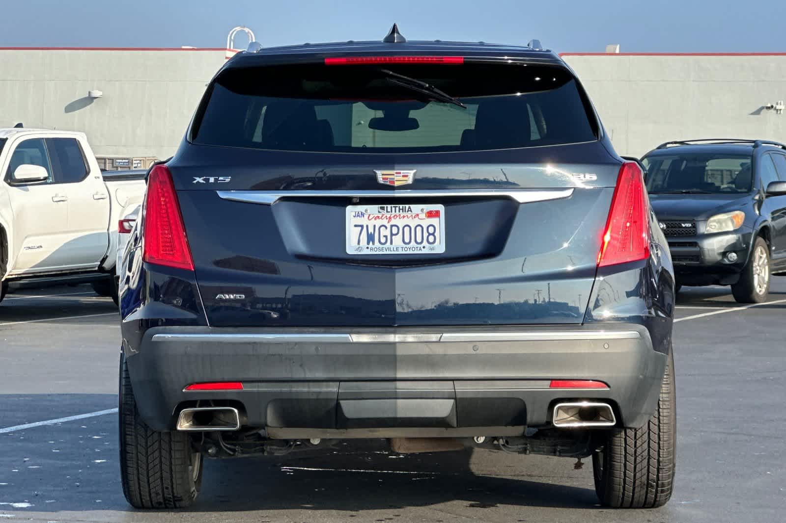 Thumbnail: 2017 Cadillac XT5 - 8