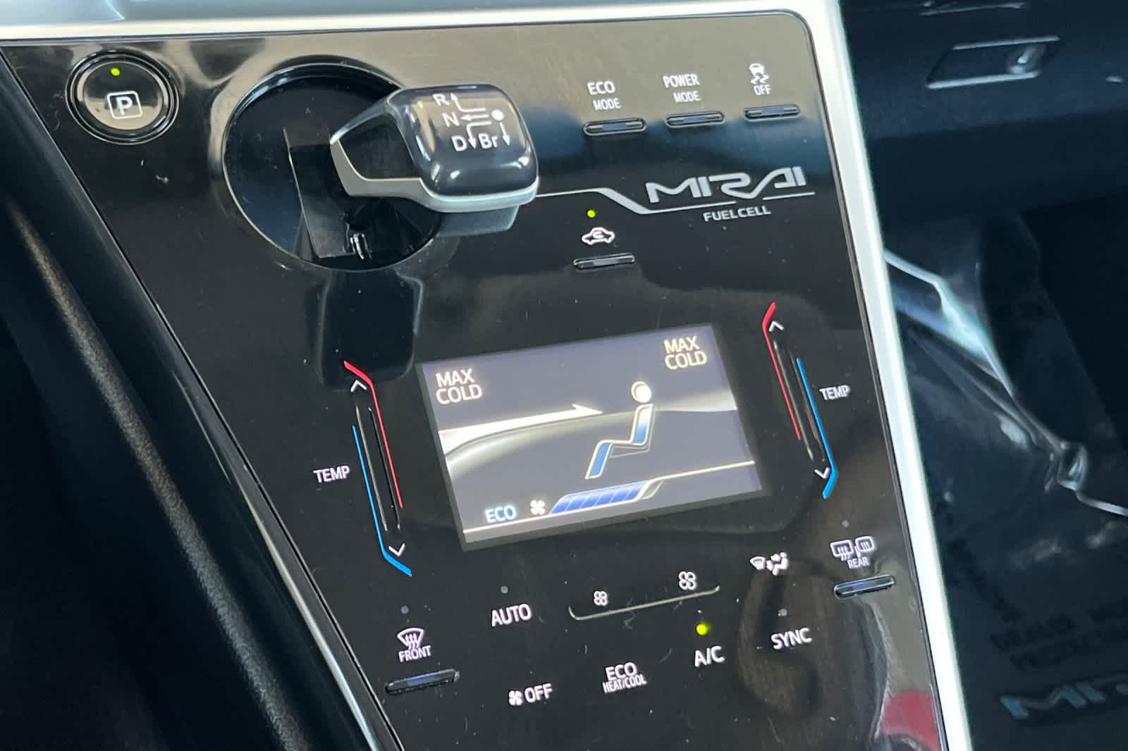 Thumbnail: 2017 Toyota Mirai - 21