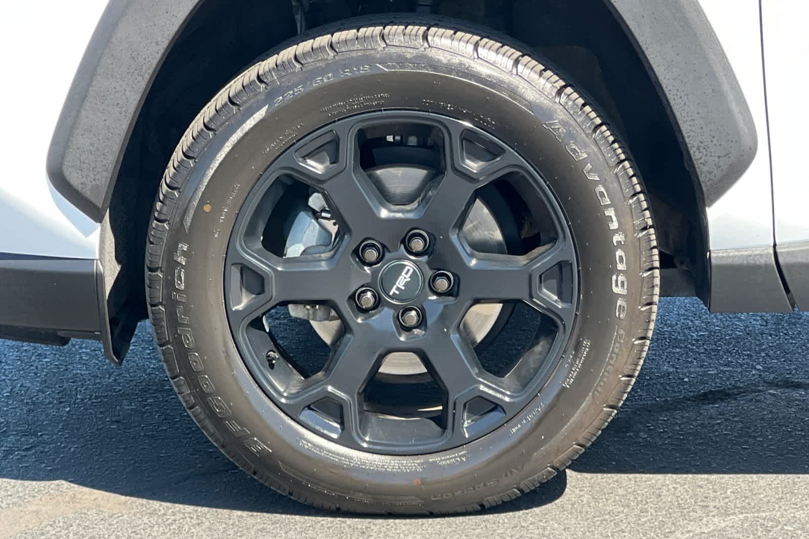 Thumbnail: 2020 Toyota RAV4 - 28