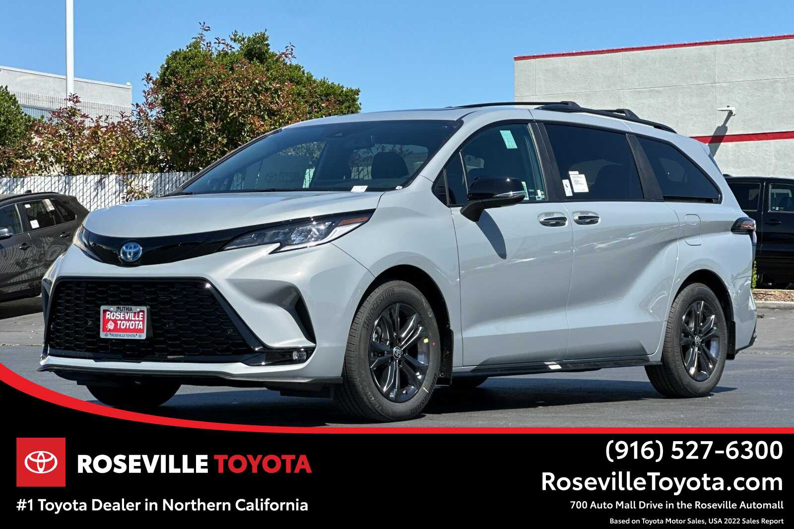 Thumbnail: 2025 Toyota Sienna - 1