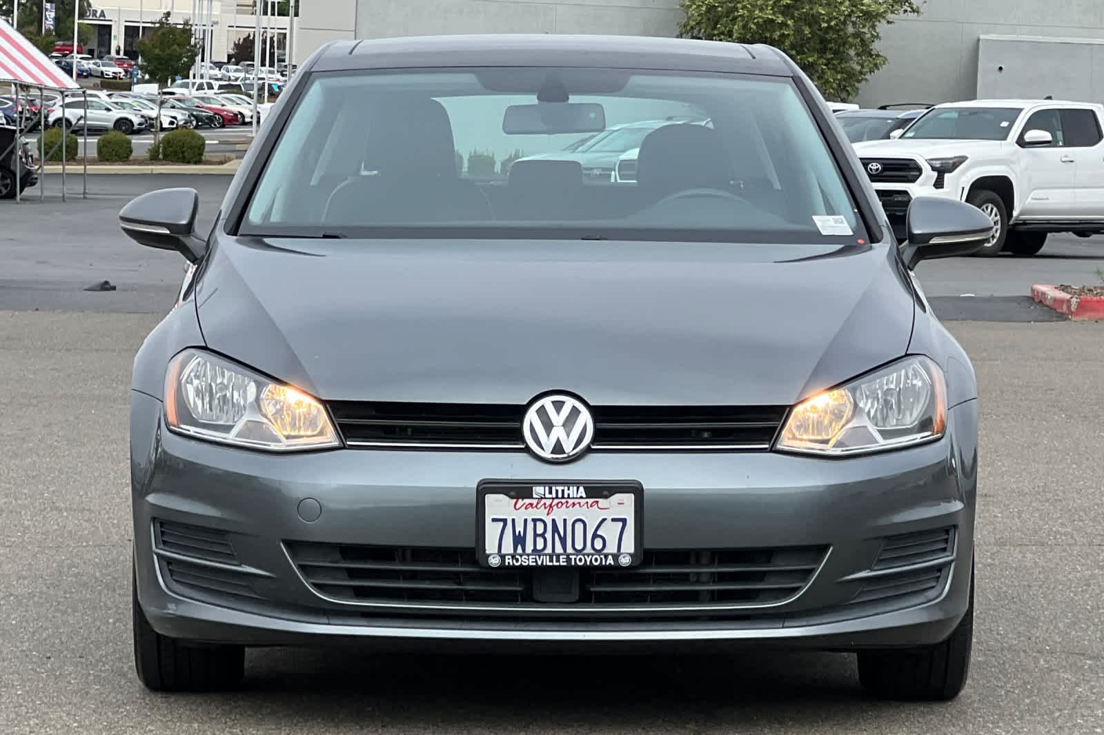 Thumbnail: 2017 Volkswagen Golf - 10