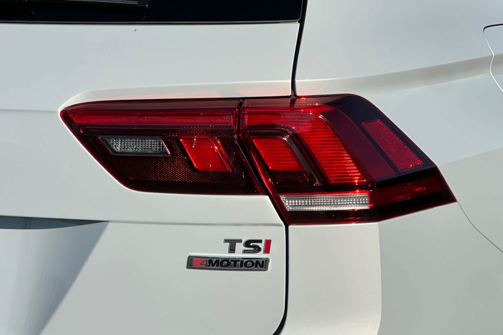 Thumbnail: 2018 Volkswagen Tiguan - 31