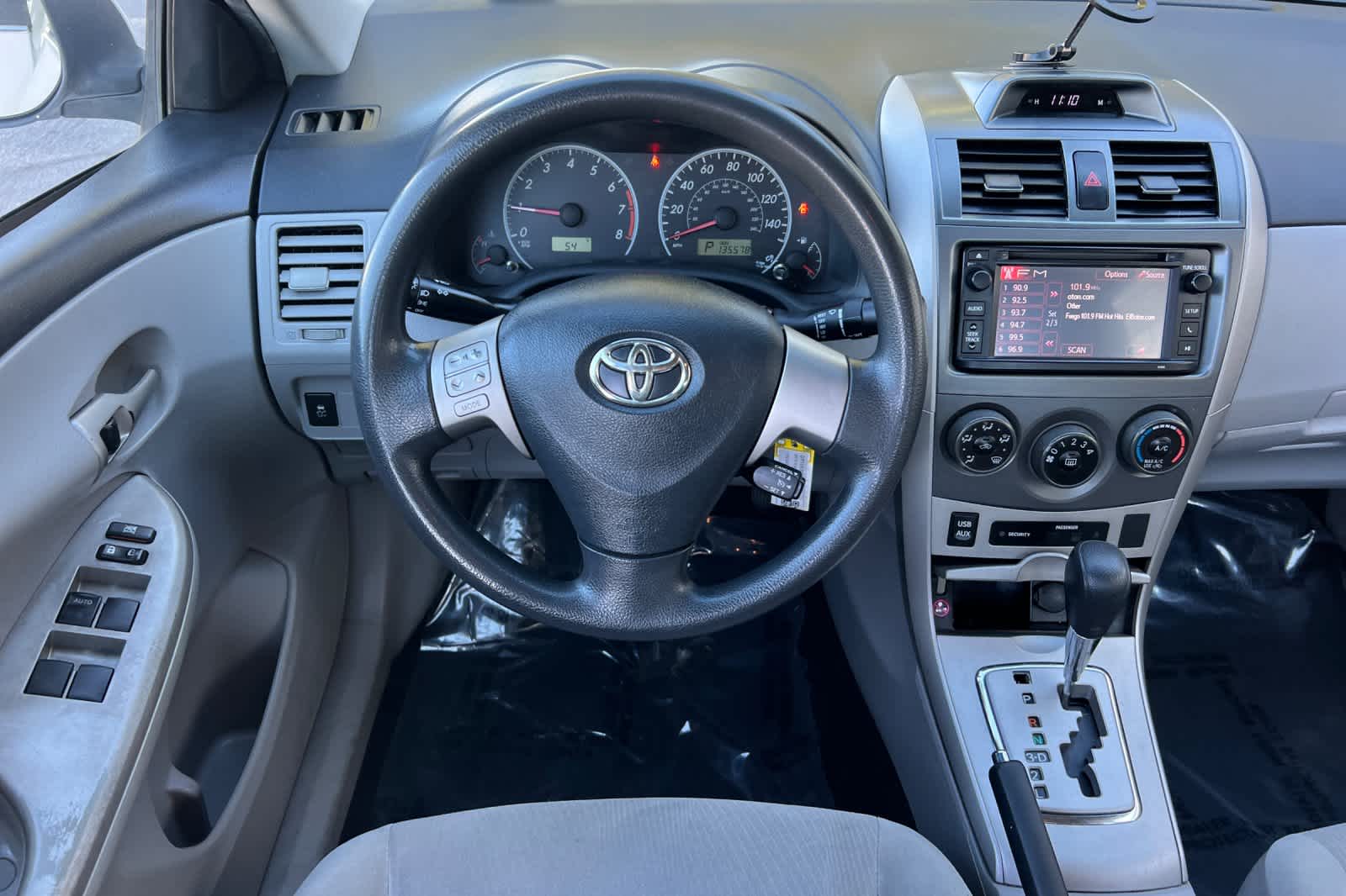 Thumbnail: 2013 Toyota Corolla - 14