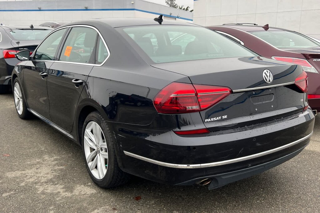 Used 2018 Volkswagen Passat 2.0T SE w/Technology Sedan