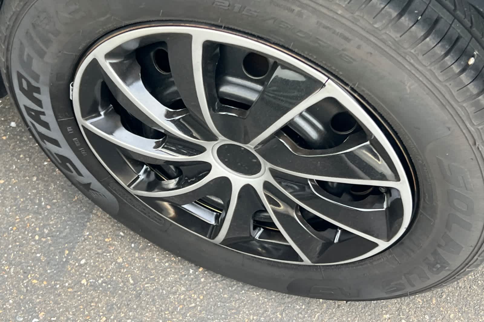 Thumbnail: 2011 Toyota Camry - 17