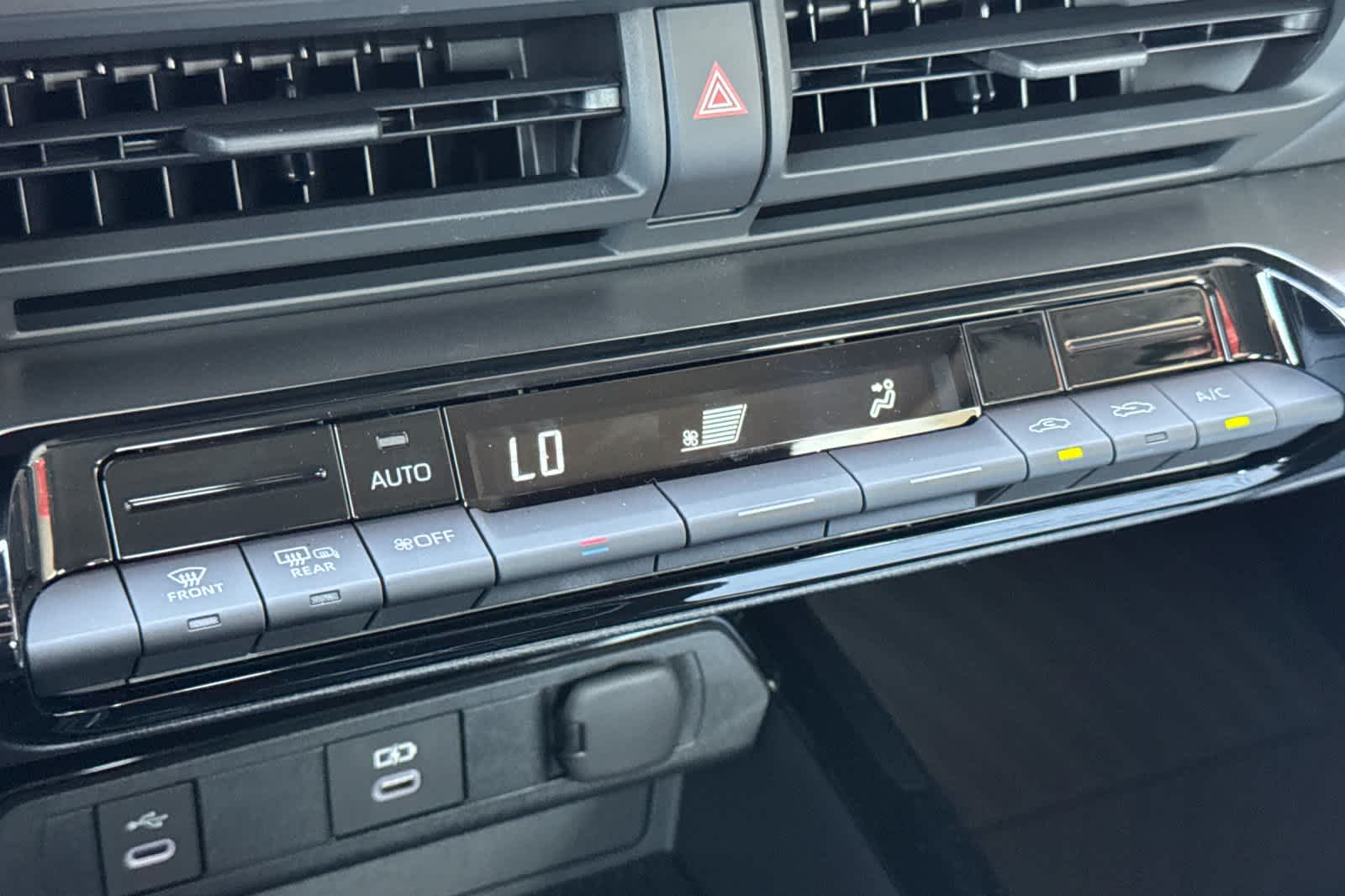 2025 Toyota Prius LE 21