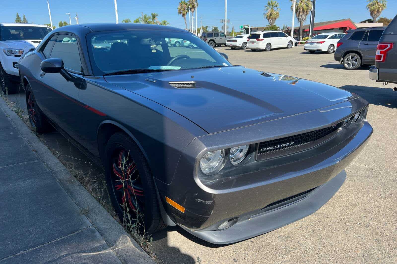 Thumbnail: 2014 Dodge Challenger - 3