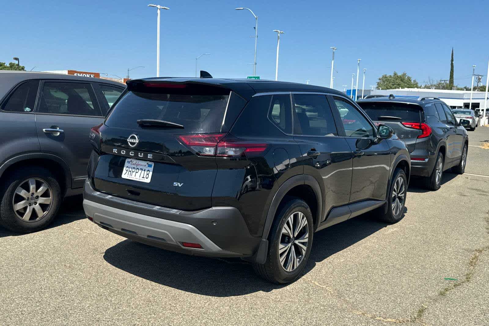 2022 Nissan Rogue SV 2