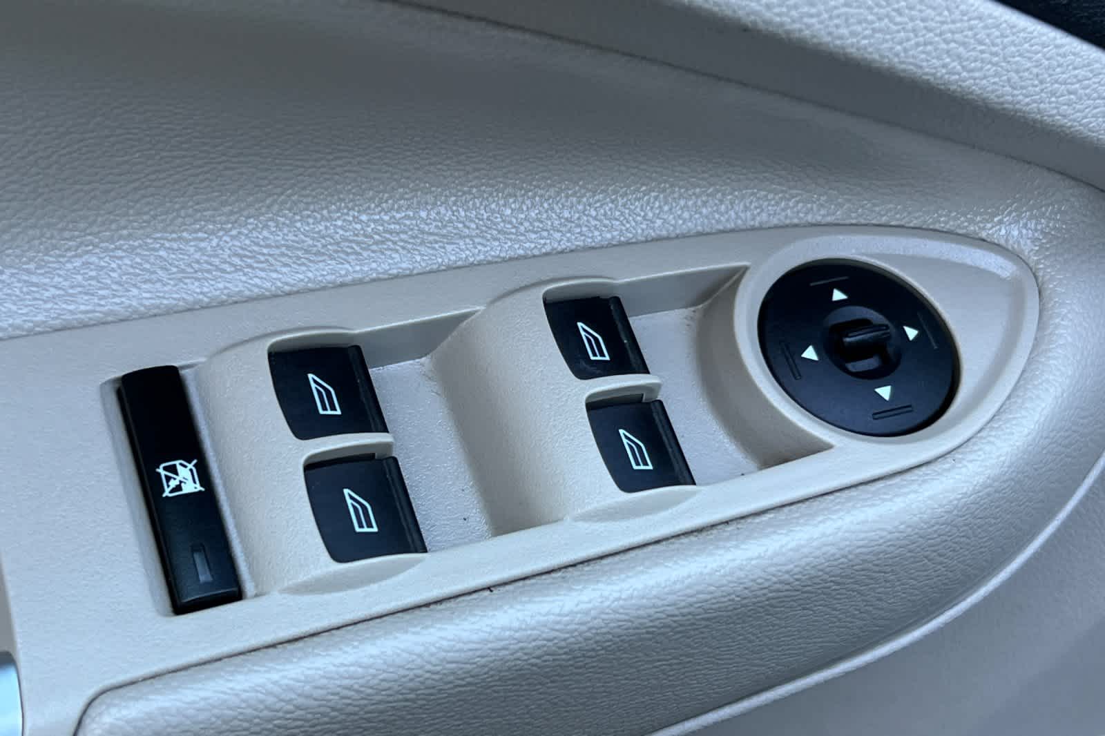 Thumbnail: 2016 Ford Escape - 13