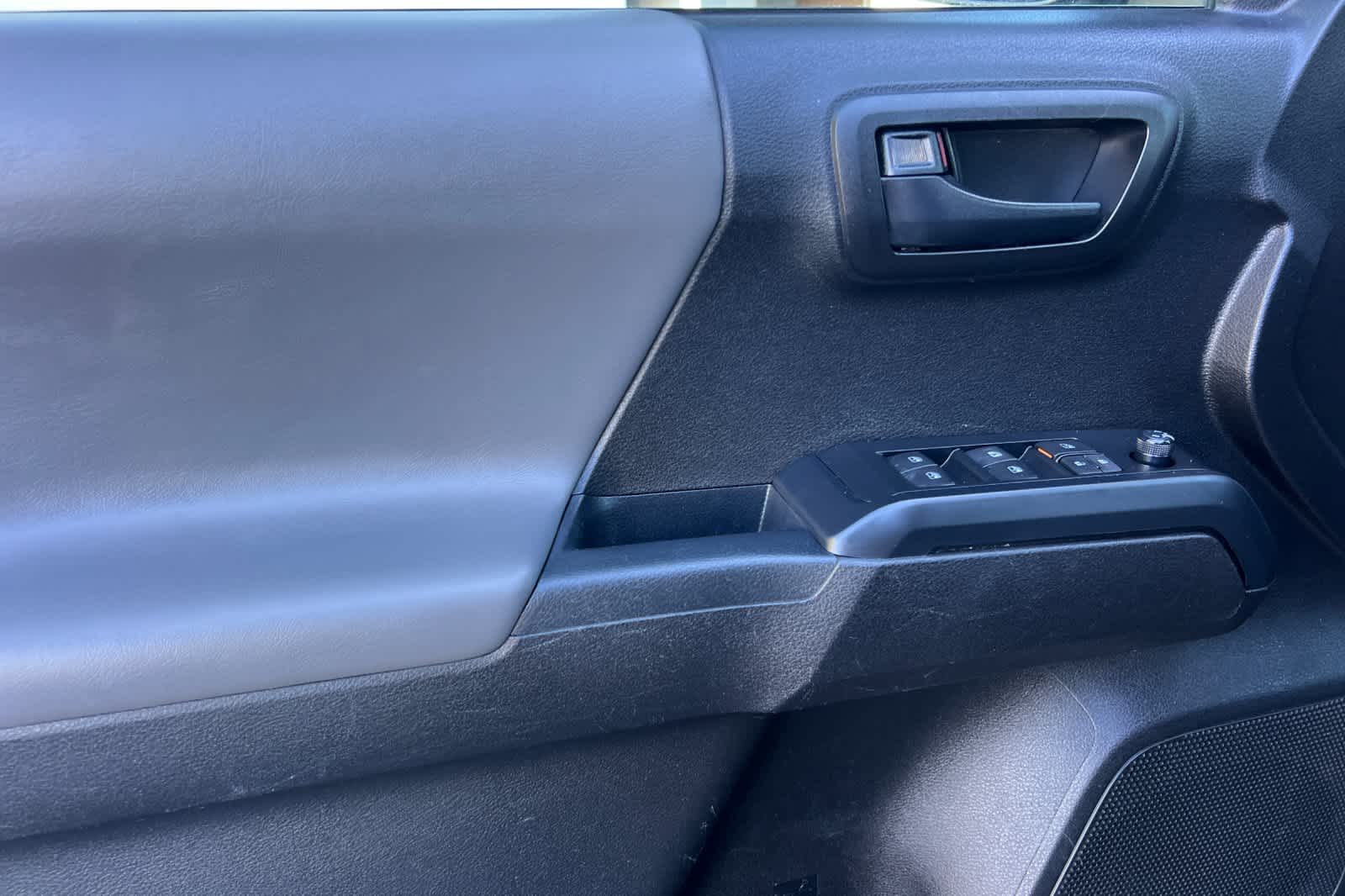 Thumbnail: 2022 Toyota Tacoma - 12