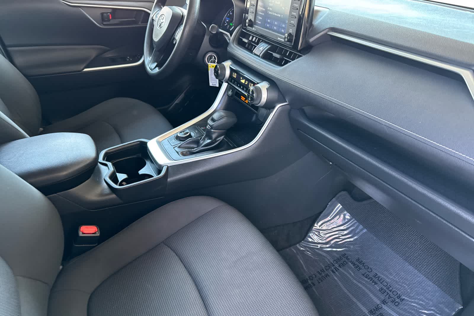 Thumbnail: 2020 Toyota RAV4 - 17