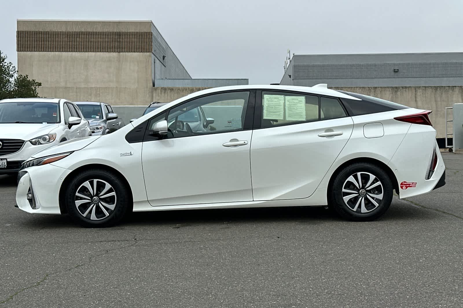 Thumbnail: 2017 Toyota Prius Prime - 9