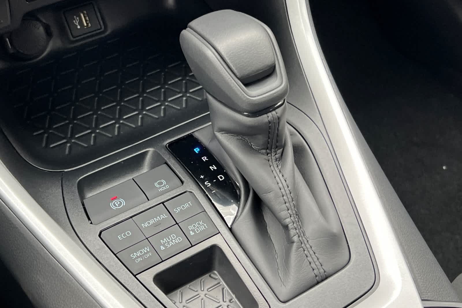 Thumbnail: 2025 Toyota RAV4 - 22