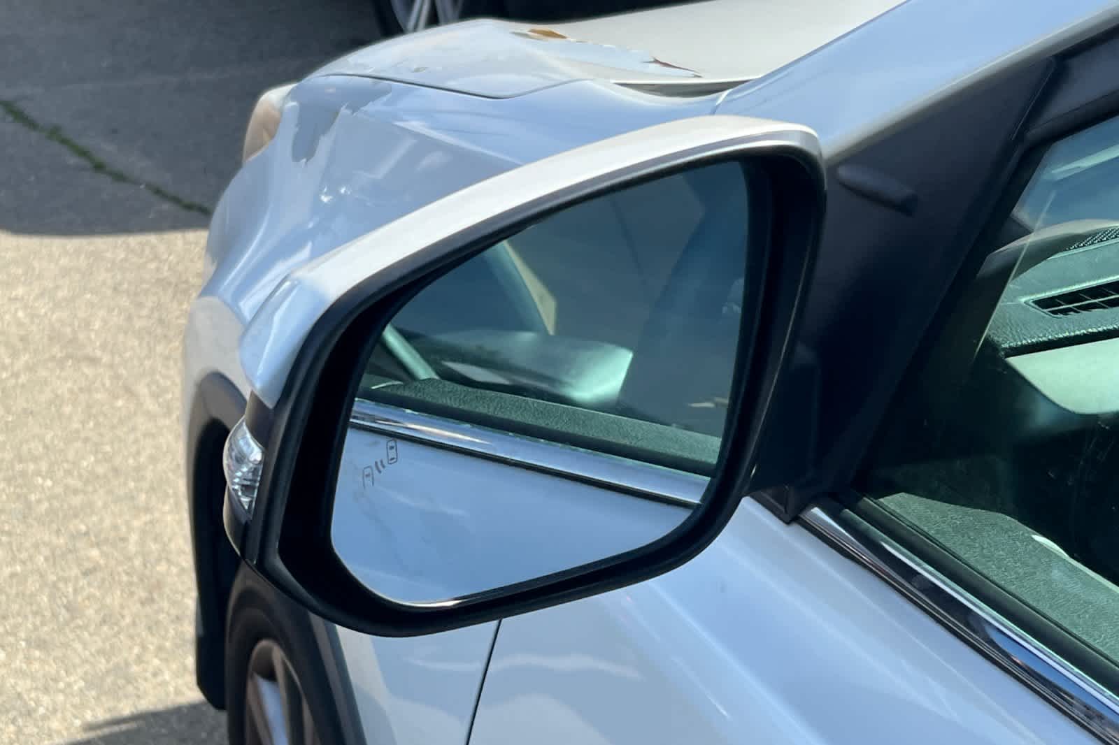 Thumbnail: 2017 Toyota RAV4 - 20