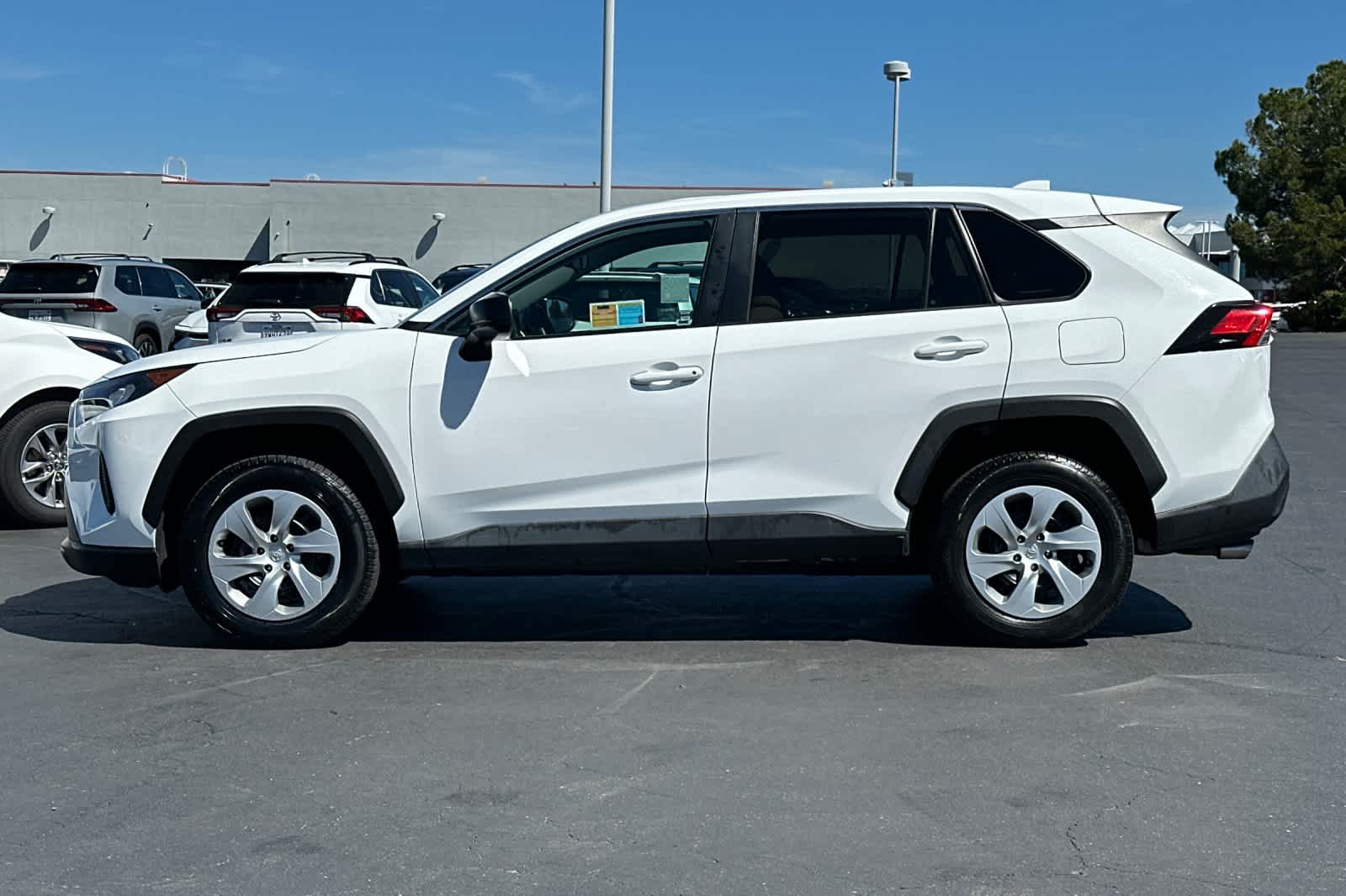 Thumbnail: 2022 Toyota RAV4 - 9