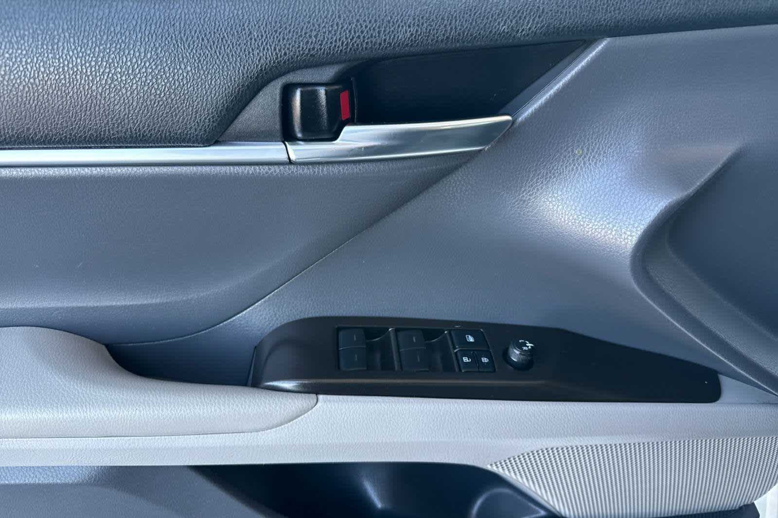 Thumbnail: 2022 Toyota Camry - 12