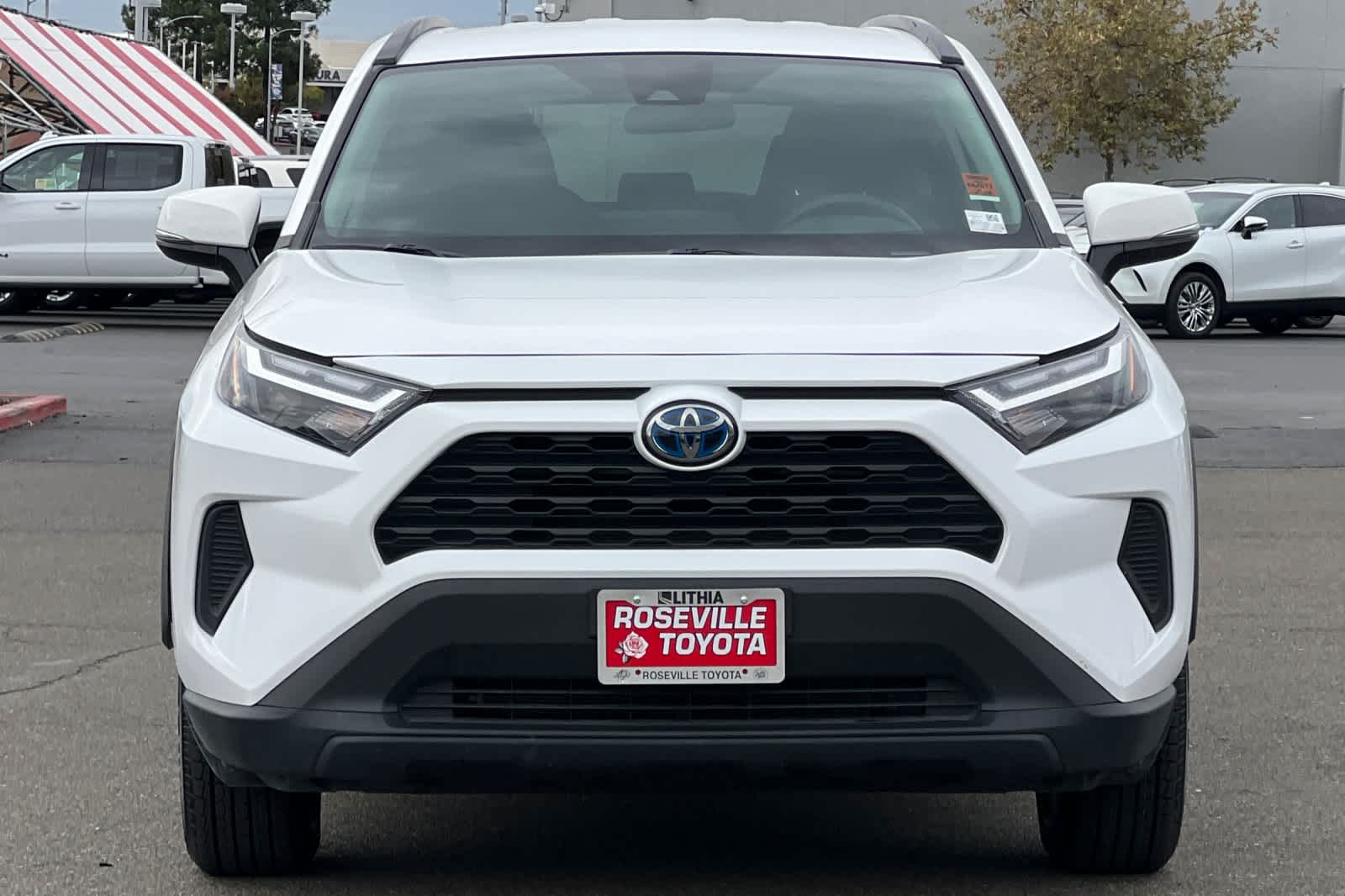 Thumbnail: 2024 Toyota RAV4 - 10