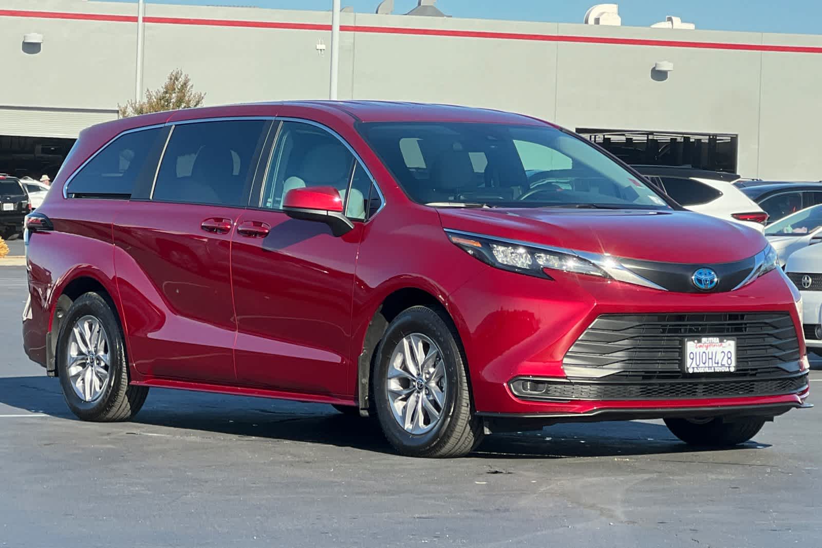 Thumbnail: 2025 Toyota Sienna - 5