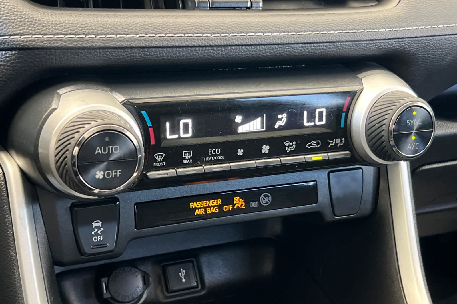 Thumbnail: 2022 Toyota RAV4 - 22