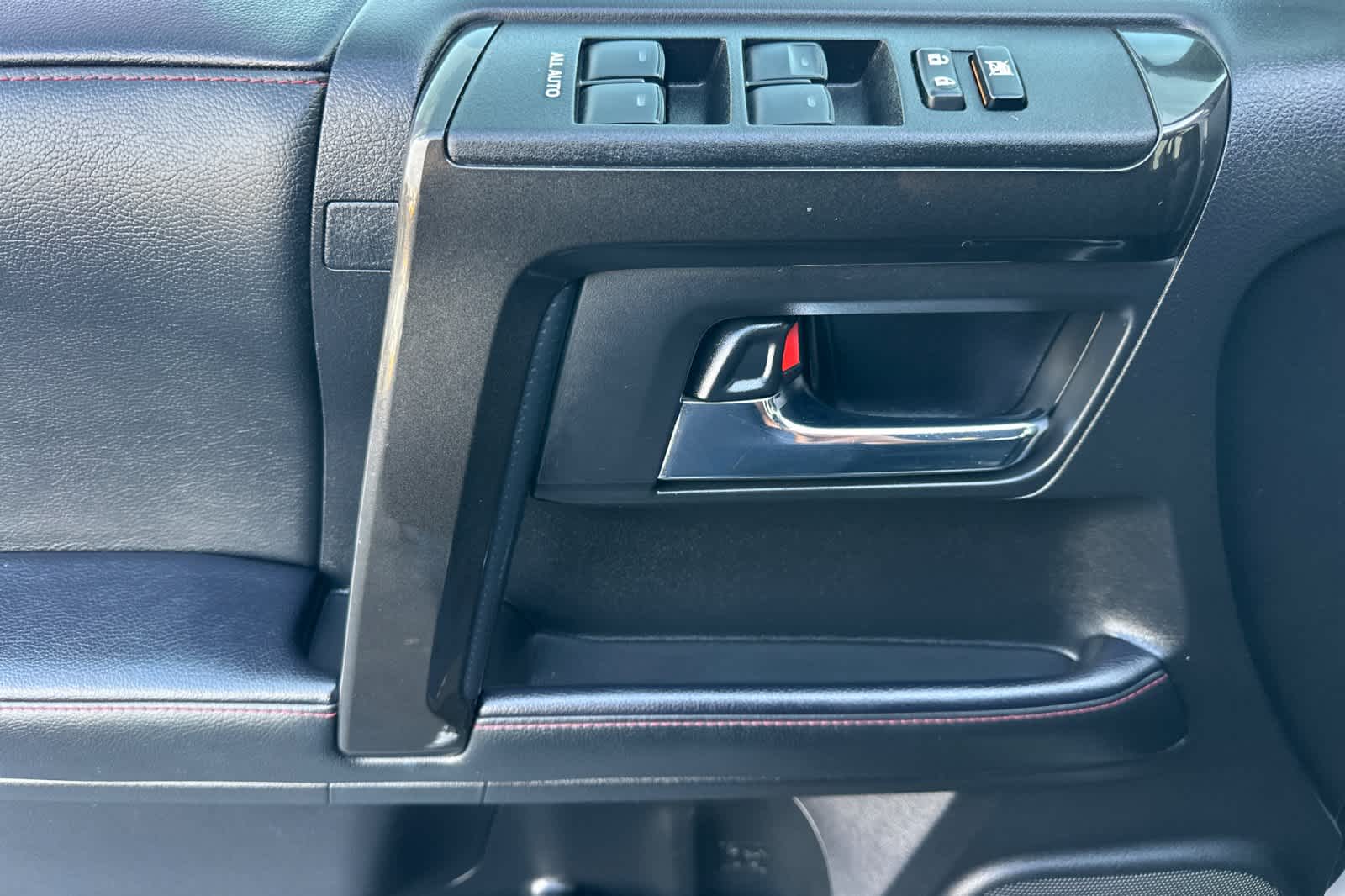 Thumbnail: 2024 Toyota 4Runner - 12