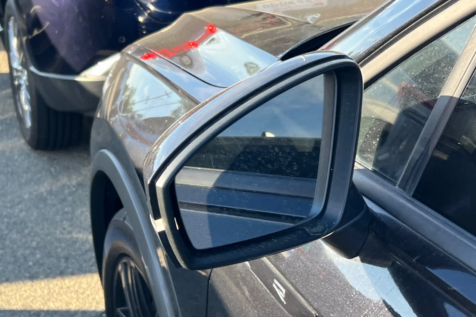 Thumbnail: 2022 Volkswagen Tiguan - 8