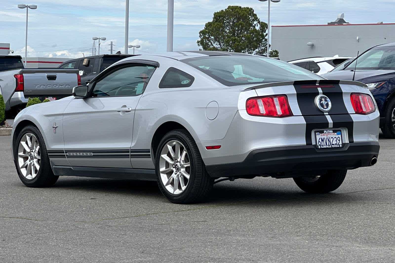 2010 Ford Mustang Base 8